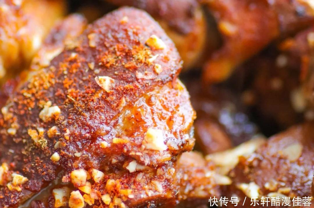 惊!让食客馋了 30 年的粉蒸肉和猪蹄,就在汉口楚李记粉蒸肉