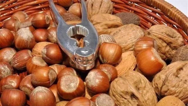 肝硬化|肝脏开始变硬,身体一般会有4种症状,若没有,恭喜肝还算不错