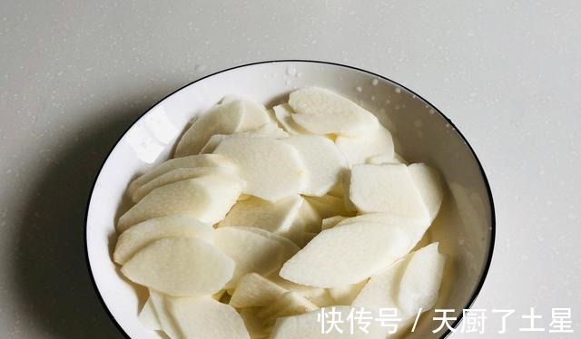 馒头|多吃山药健脾胃,一根山药一百克面粉锅里一蒸,松软香甜又营养!
