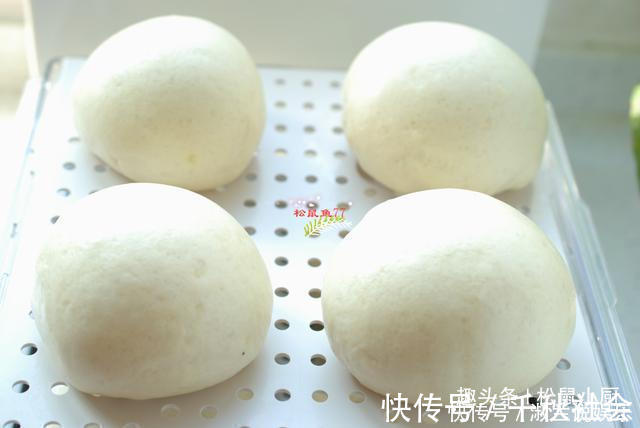 3个小窍门蒸馒头又白又暄软，像剥了壳的鸡蛋一样光滑，真好吃！