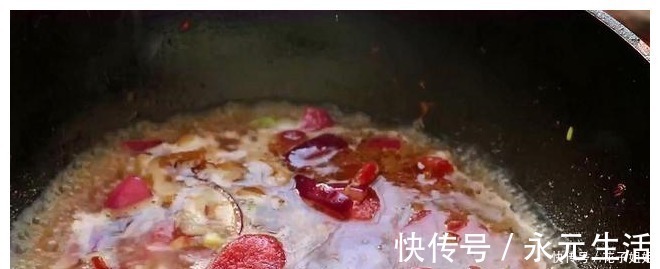 焖面|面条别再水煮了，教你1个新吃法，这样做头一次见，太好吃了！