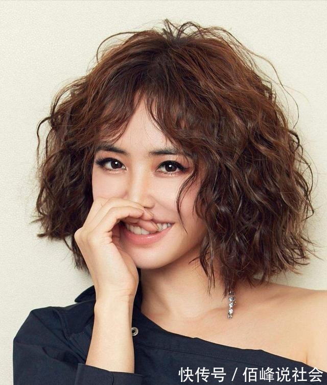 泡面 女人过了40岁,尽量少留这3款“大妈”发型,这3款发型更适合你