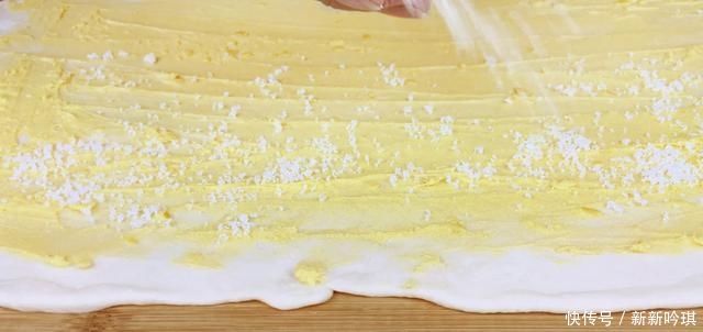 面团|手撕面包这样做,柔软筋道又拉丝,一层一层撕着吃,太香了