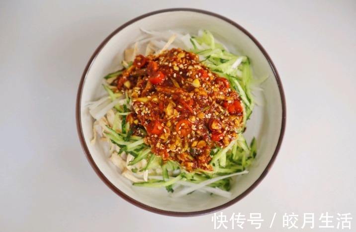 陈醋|让人胃口大开的凉拌菜,香辣红油鸡丝,色泽红亮,好吃不长胖