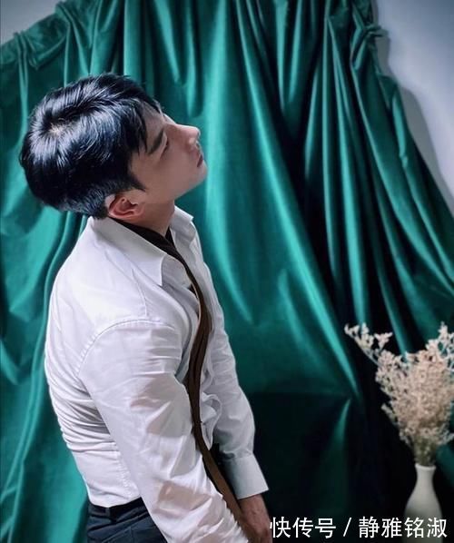 肌肉男|拥有健美身材与英俊外貌的肌肉男，正装加身，果然更能体现型男范