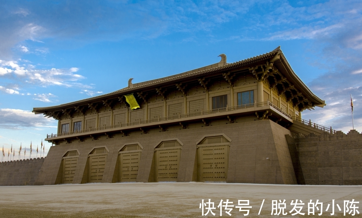 这首诗|杜甫为官时值夜,写了一首五言名篇,寓意深刻耐人寻味