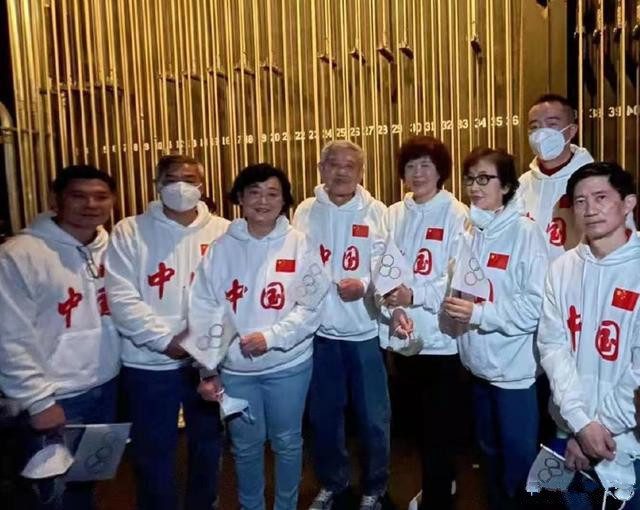 春晚|郎平美国生活惬意!成华人春晚主角,近照发福,住别墅开宝马X5