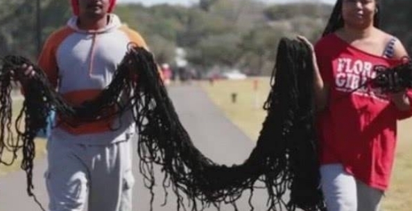 世界最长头发,女子多年不洗头,丈夫还每天睡在她头发上面