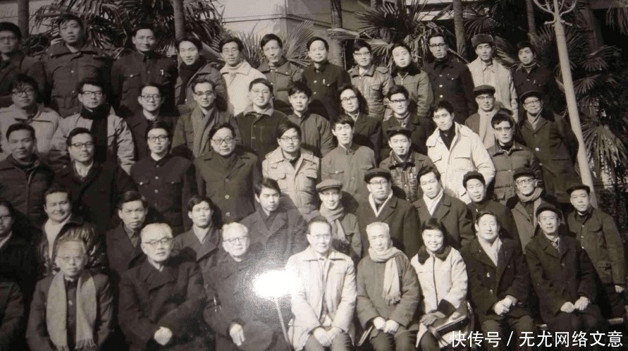 自以为|26岁萧珊嫁40岁巴金,后来阴阳相隔,巴金念了她33年