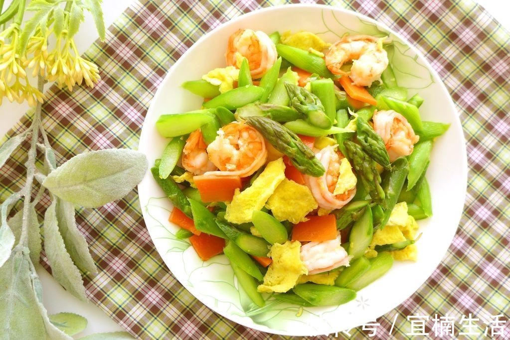 虾仁|芦笋和虾仁的完美组合,随手一炒,鲜美下饭,清爽解腻