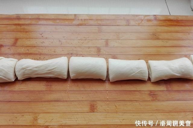 烙饼想要酥香层多,凉了也不硬,关键要知道这2点,不懂真可惜