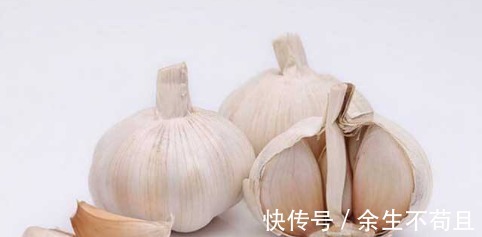 癌症|若是诊断出癌症早期,营养专家常吃3样东西,癌细胞渐渐远离你!