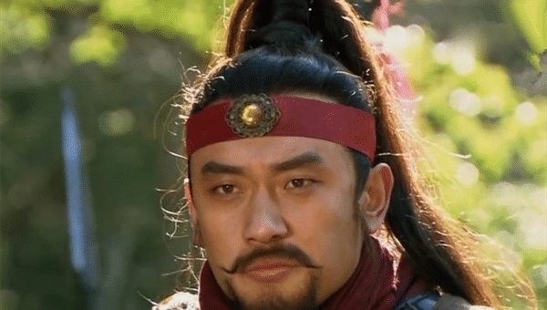 此人在梁山排名第七,武艺高强战功卓著,却是薄情寡义之徒