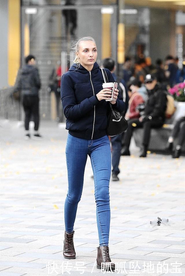 美女|街拍美女风狂雨骤时立得定,才是脚跟!