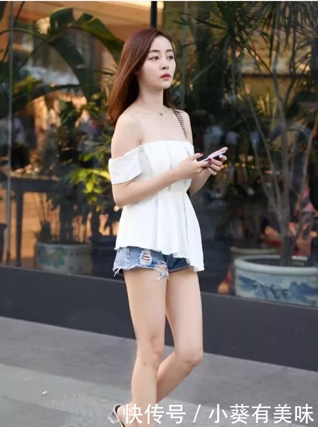 掌控|街拍美图:修身轻熟的穿搭,魅力由你来掌控,性感中不失甜美