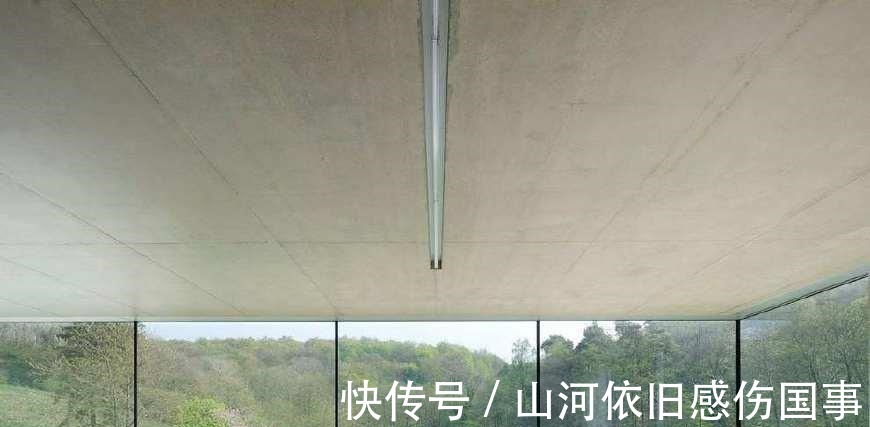 玻璃窗|封阳台最不该装传统玻璃窗,如今都流行装这种代替,懊悔没早知道!