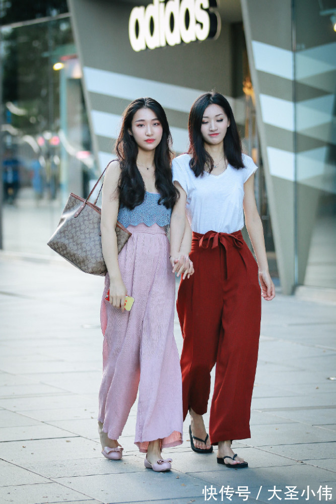 一条街 美女街拍:女人“这样”穿阔腿裤,时尚修身,气质甩路人一条街!