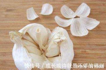 大蒜|醋泡大蒜有4大功效但3类人最好别碰,尤其是第三种,尽量别吃