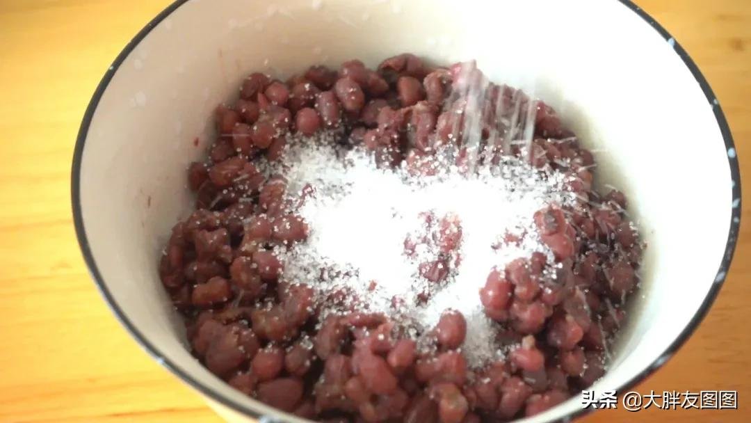 芝麻红豆年糕，教你纯手工豆沙的做法，不要搅拌机和烤箱