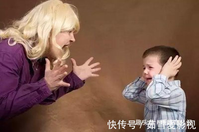 尺度|在爸妈的“冷水”中热烈地生存,你给娃的教育,是泼冷水式的吗?