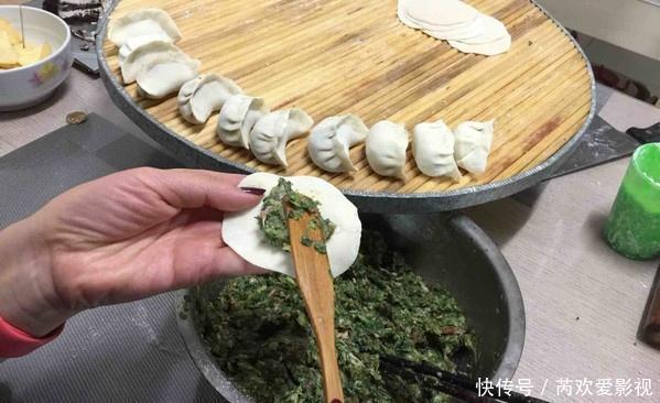 饺子馅|夏季“它”成捆卖,做饺子放一把,一个字鲜!一家老小抢着吃