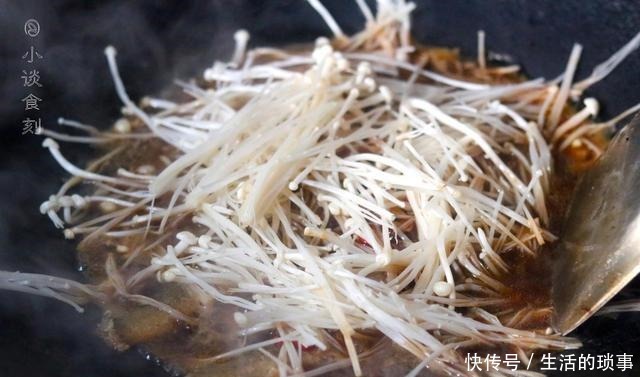 它是“植物黄金”,野外遇到别手软,抓一把煮鱼,比料酒都管用