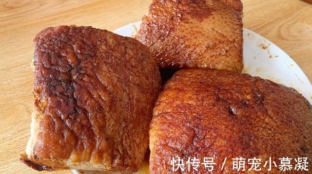 原来炸扣肉起泡有诀窍，只要记住这5点，颜色金黄，起泡出虎皮