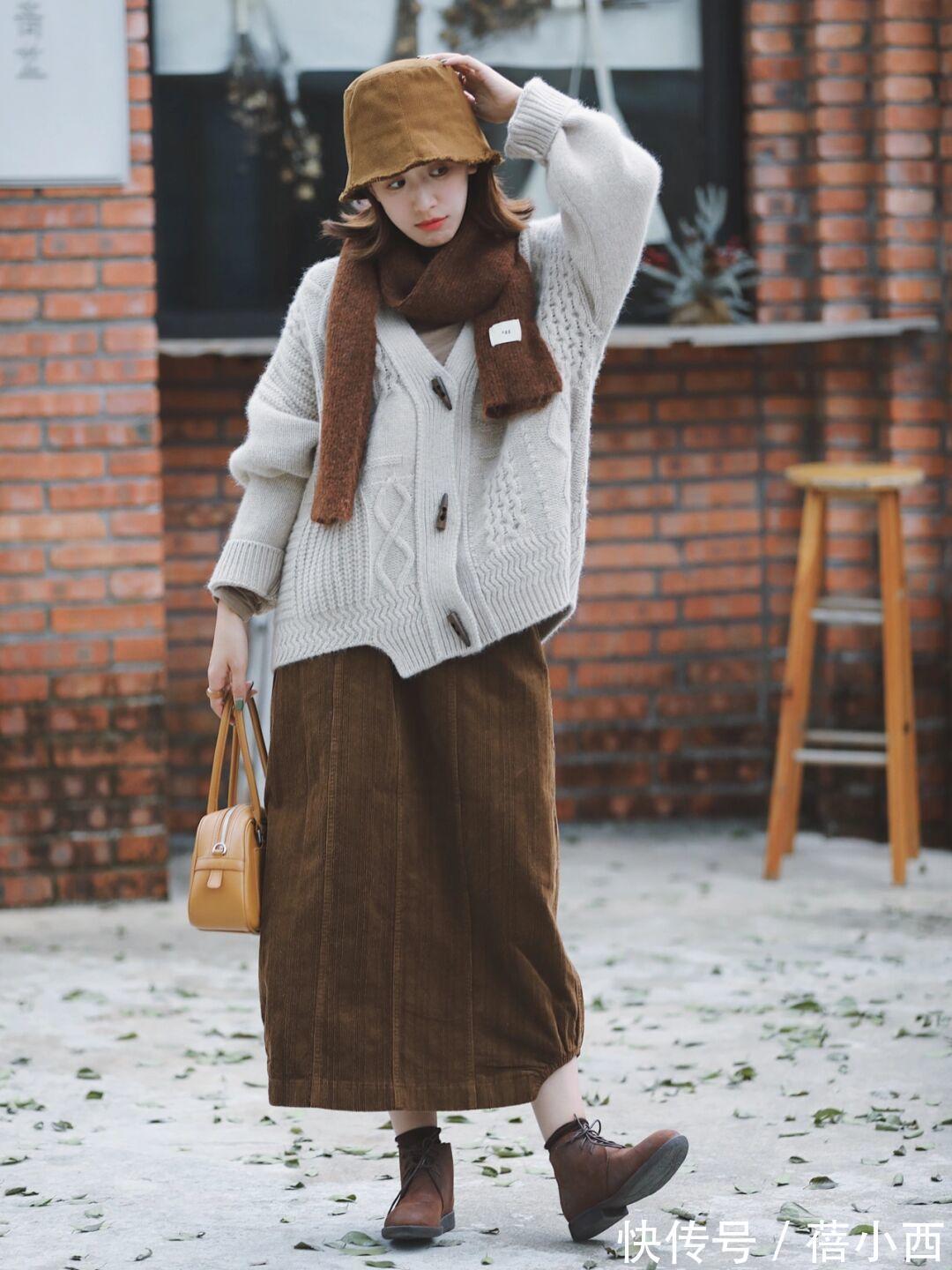 半身裙 优雅女人都会穿“毛衣开衫”,看她们就知道了,骨子里透着高级感