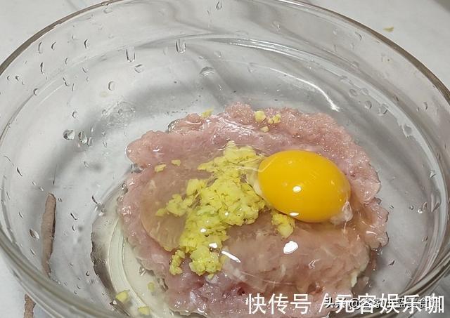 玉米|粤式早茶必点玉米饼,在家做每个才3毛钱,比包饺子简单又超好吃