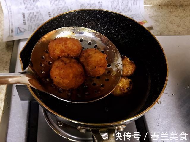 炸丸子,外行用淀粉换成这2样,丸子外酥里嫩,松软Q弹,真香