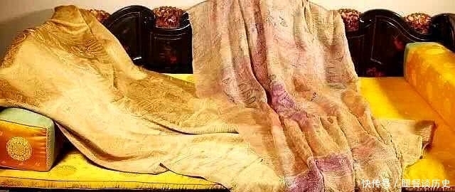  高价|孙殿英盗掘乾隆陵墓，随手扔掉的遮布，为何能拍出1.3亿高价？