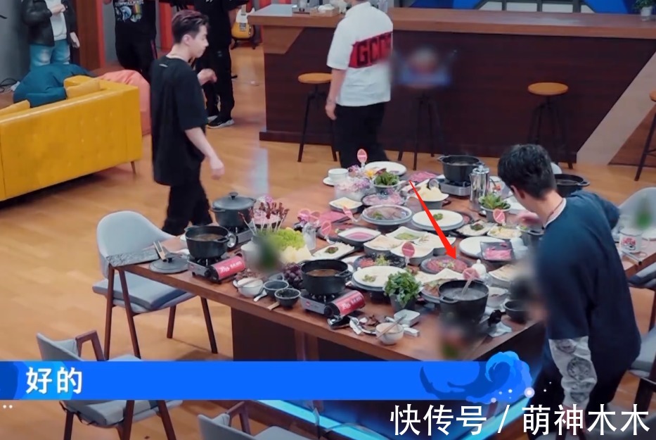 王一博|《街舞4》策劃又惹爭議，深夜火鍋吃傷隊長，人還沒飽就要做游戲