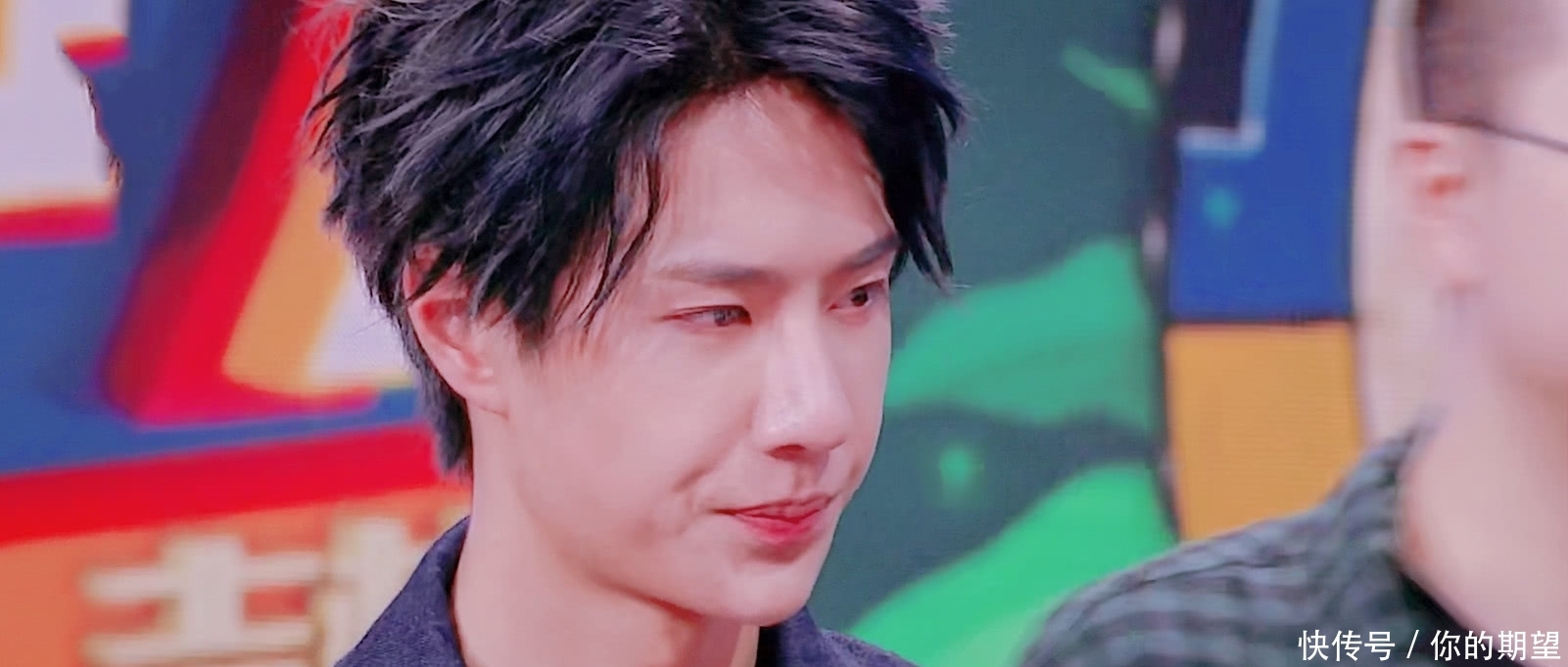 王一博上《天天向上》，大厨教耶波吃烤肉“秘籍”，真没被迫营业