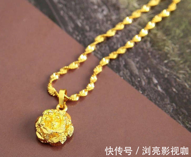 含金量 买“金项链”时,专挑“3种”,金店老板一看碰见真内行了