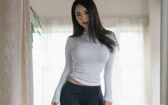 性感|街拍性感紧身打底裤小姐姐,娉婷袅娜身段,性感迷人