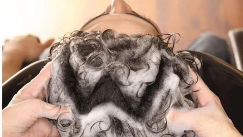 头发|头发隔多久洗一次最好？多数人做错了，学习正确洗头方法很关键