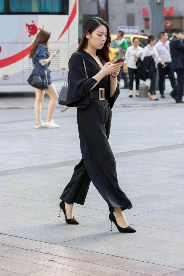 阔腿裤塑造你完美的气质，优雅的韵味也能随之而来