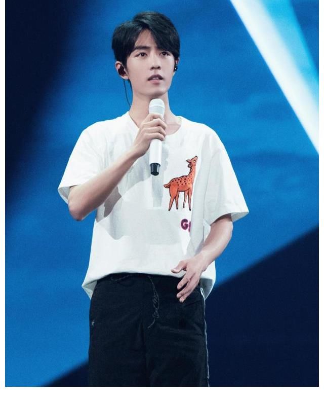 微電影|肖戰(zhàn)粉絲原創(chuàng)微電影《奔赴》發(fā)布，時(shí)長26分鐘，肖戰(zhàn)代言均出席