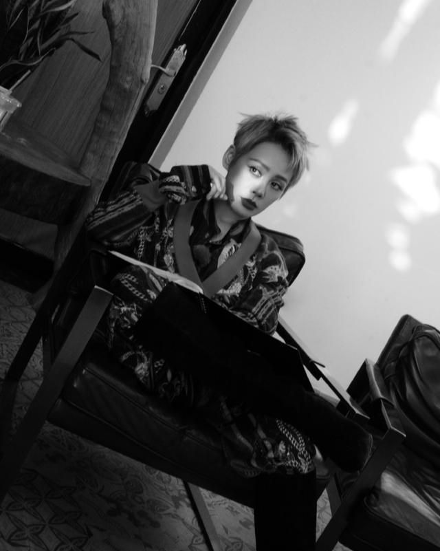 张照片|万茜晒姐姐美照,给宁静拍得也太用心了!谁还敢说两人不和