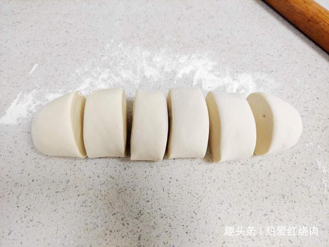 猪油|发面时光加酵母是不够的，多加一勺料，做好的花卷更松软更洁白！