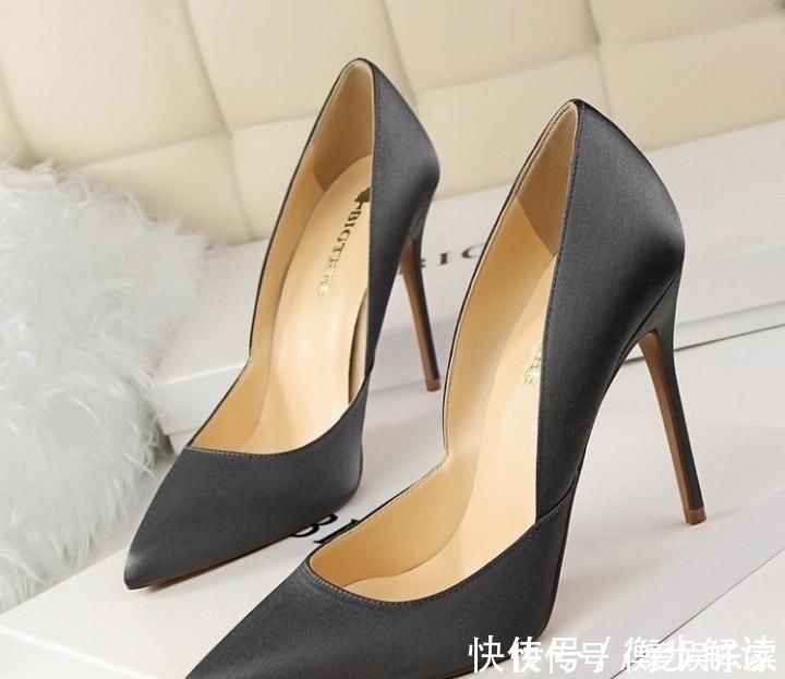 blingbling|女人如果过了40, 瞧瞧高跟鞋, 性感优雅, 不声不响美翻天