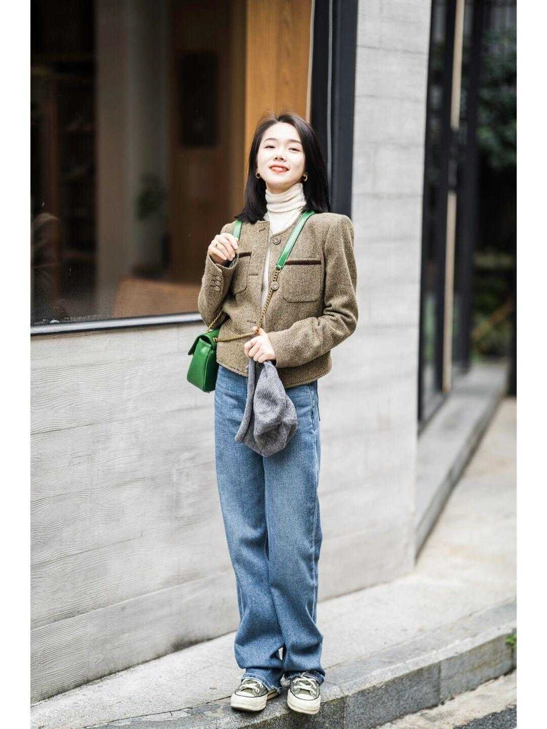 毛呢 开春外套别乱选,码住牛仔外套和小香风外套,青春减龄又有气质
