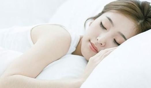 睡眠时间|女人到了此年龄,若月经还很正常,说明你还很年轻