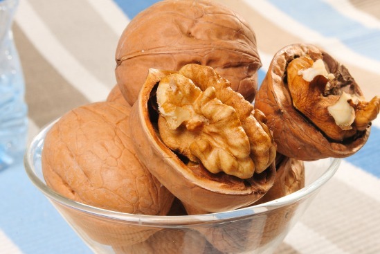 营养物质|吃核桃的最佳时间是什么时候 吃错了还不如不吃，了解一下