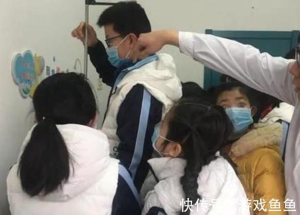 儿科医生|12岁男童补钙3年,身高却只有132厘米,医生:常吃3饭会长个才怪