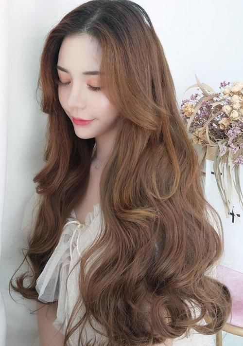 波浪|大波浪烫发适合什么脸型染这几款颜色更好看