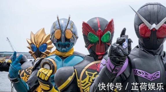 玩cosplCos难度分三个档次基础款人人都可以cos,仿真装备类才是真爱