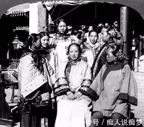 裹脚@古代3大恶习中国裹脚,欧洲束腰,看到日本后,网友接受不了