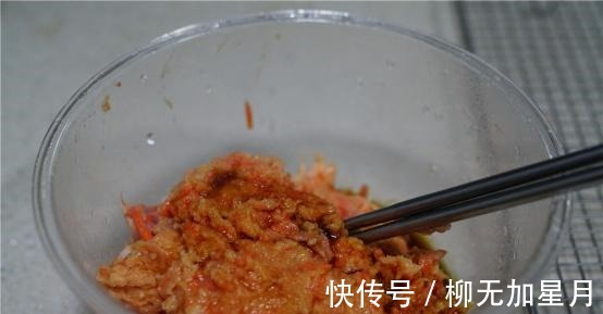 香喷喷|香喷喷的蔬菜汤饺，一口鲜汤一口饺子，老人孩子都喜欢！