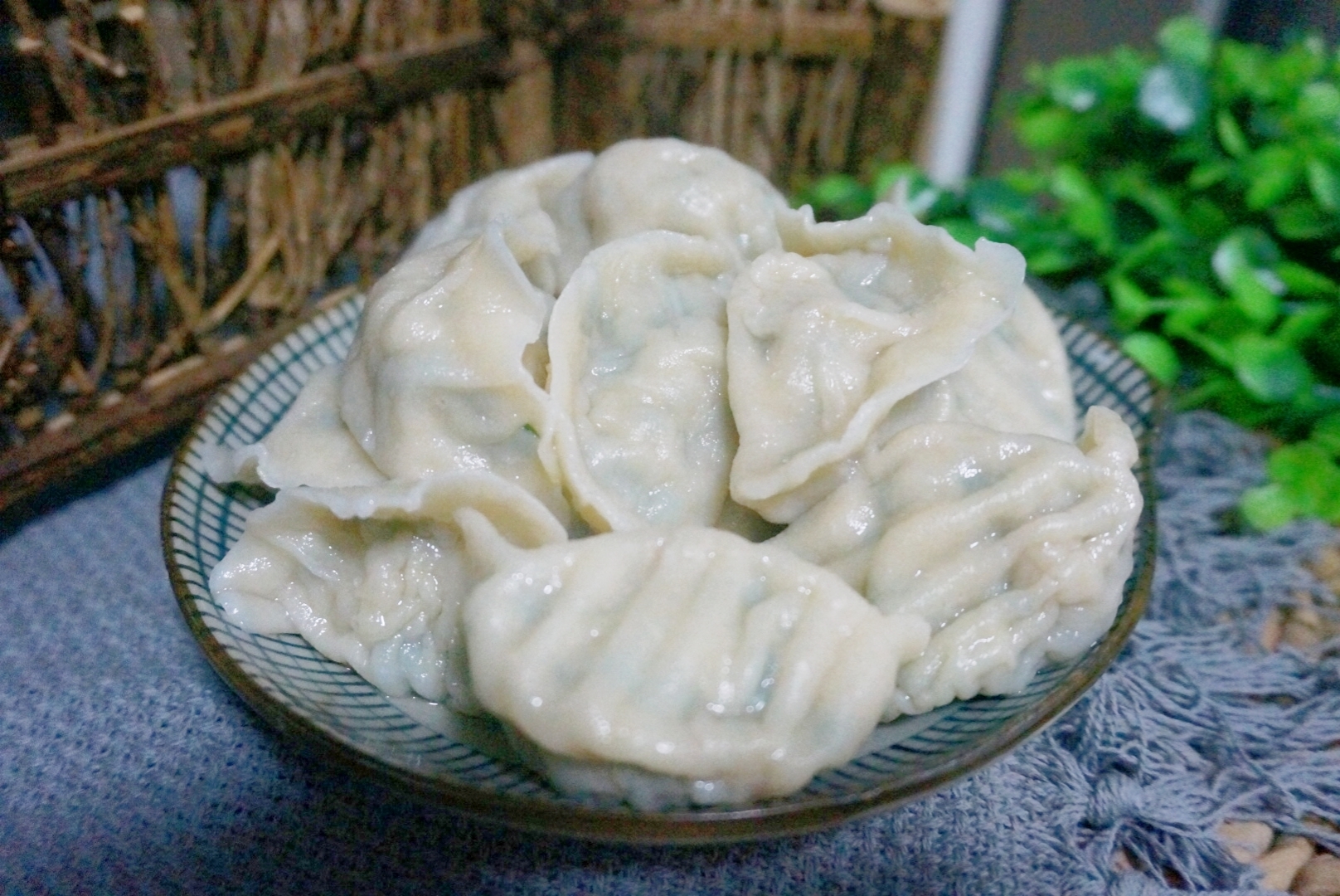 这菜最便宜,用它包饺子,鲜嫩多汁,比韭菜茴香都好吃